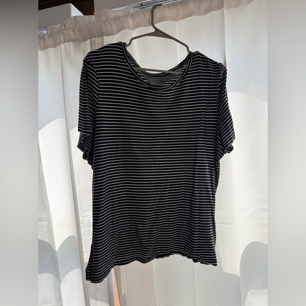 Old Navy Navy Blue and White Striped Short Sleeve Tee